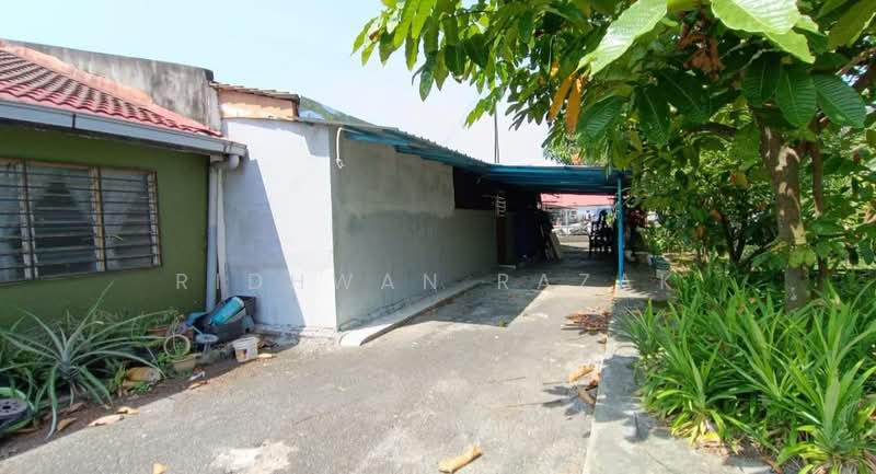 1-storey Terraced House for Sale in Taman Impian Bukit Naga (Shah Alam) - Ridhwan Razak - Exterior - PropertyGuru.com.my