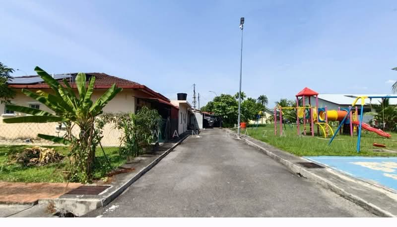 1-storey Terraced House for Sale in Taman Impian Bukit Naga (Shah Alam) - Ridhwan Razak - Exterior - PropertyGuru.com.my