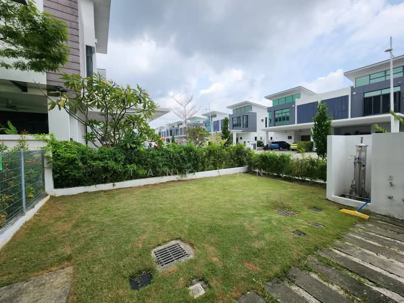 Semi-Detached House for Sale in Cyberjaya (Selangor) - Tank Tan - Exterior - PropertyGuru.com.my