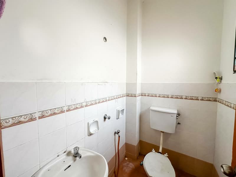 2-storey Terraced House for Sale in Taman Kajang Prima (Kajang) - Mahirah . - Bathroom - PropertyGuru.com.my
