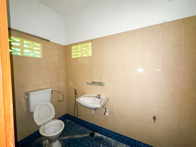 2-storey Terraced House for Sale in Taman Kajang Prima (Kajang) - Mahirah . - Bathroom - PropertyGuru.com.my
