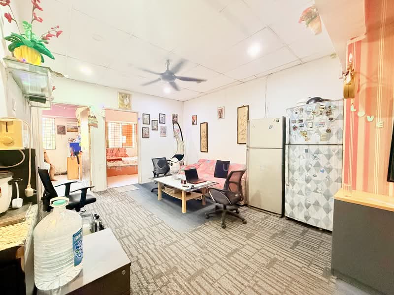 Shop for Sale in Pandan Cahaya (Pandan Indah) - FARAH YUSUF - Living Room - PropertyGuru.com.my