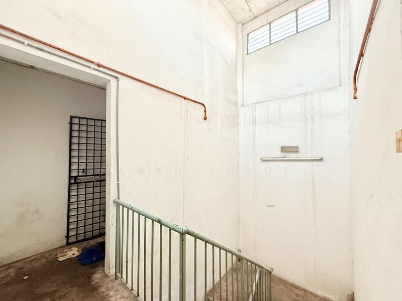 Shop for Sale in Pandan Cahaya (Pandan Indah) - FARAH YUSUF - Entrance - PropertyGuru.com.my