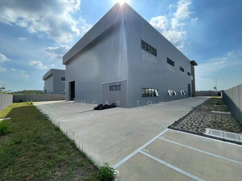 Warehouse for Rent in Sungai Buloh (Selangor) - Lucas Toh - Exterior - PropertyGuru.com.my