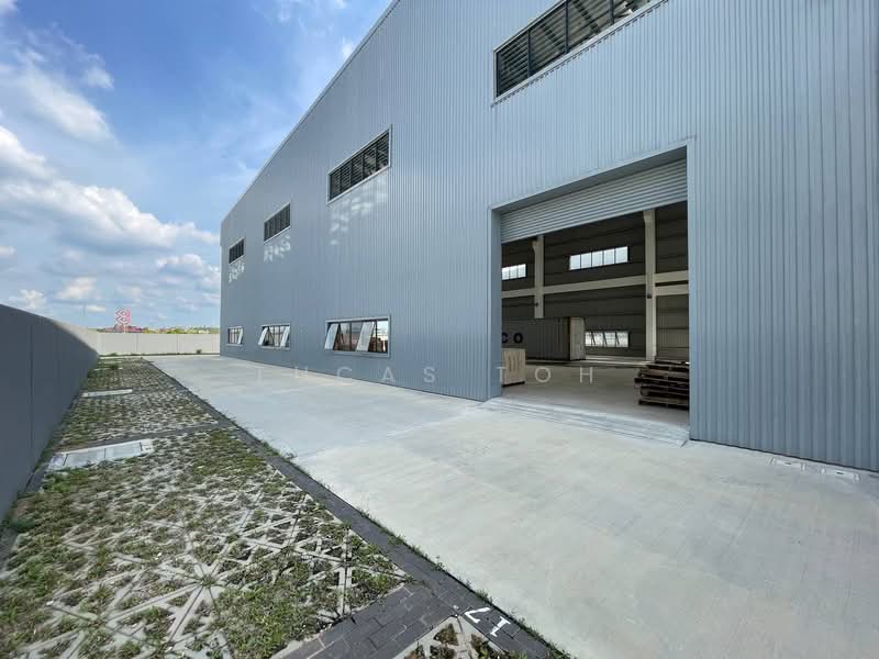 Warehouse for Rent in Sungai Buloh (Selangor) - Lucas Toh - Exterior - PropertyGuru.com.my