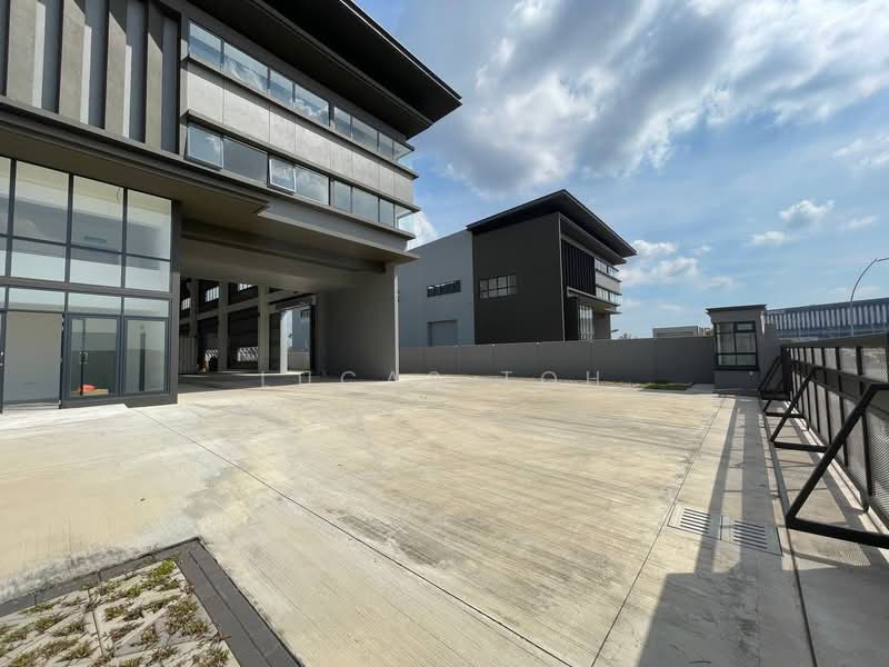Warehouse for Rent in Sungai Buloh (Selangor) - Lucas Toh - Exterior - PropertyGuru.com.my