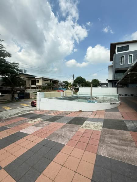 Bungalow for Sale in Taman Kebun Teh (Johor Bahru) - Luis Lim - Exterior - PropertyGuru.com.my