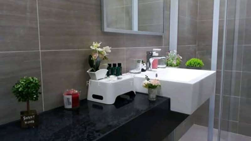 Servis Apartment untuk Disewa di 28 Boulevard - Rex Tan - Bathroom - PropertyGuru.com.my