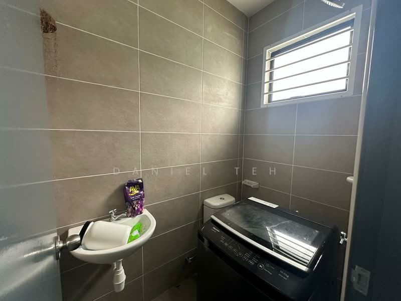 2-storey Terraced House for Sale in Dengkil (Selangor) - Daniel Teh - Bathroom - PropertyGuru.com.my