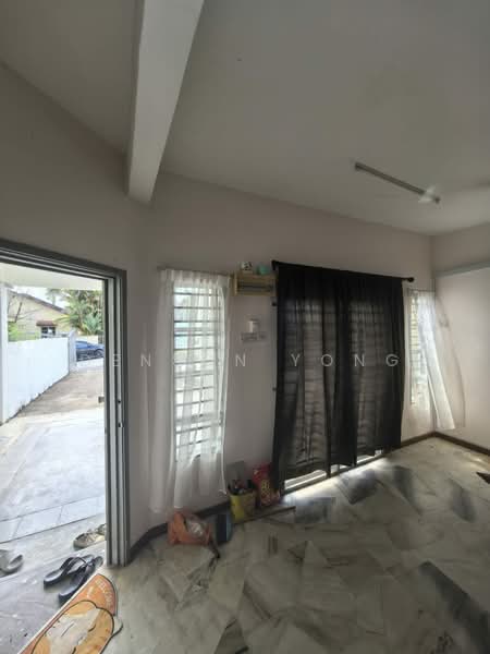 Terraced House for Rent in Taman Bukit Semenyih (Semenyih) - Denson Yong - Entrance - PropertyGuru.com.my