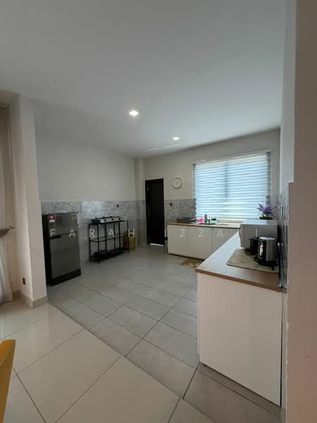 Semi-Detached House for Rent in Kota Kemuning (Shah Alam) - Farah Izzati - Kitchen - PropertyGuru.com.my