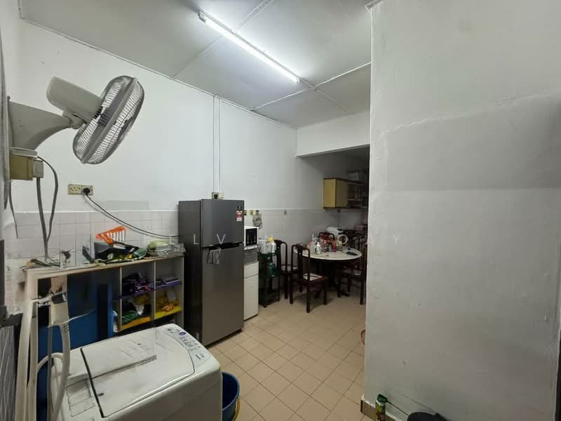 1-storey Terraced House for Sale in Taman Johor Jaya (Johor Bahru) - Kelvin Koay - Kitchen - PropertyGuru.com.my