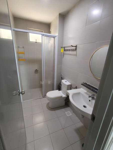 Servis Apartment untuk Disewa di Meridin Bayvue Serviced Apartment - Mr Lu - Bathroom - PropertyGuru.com.my