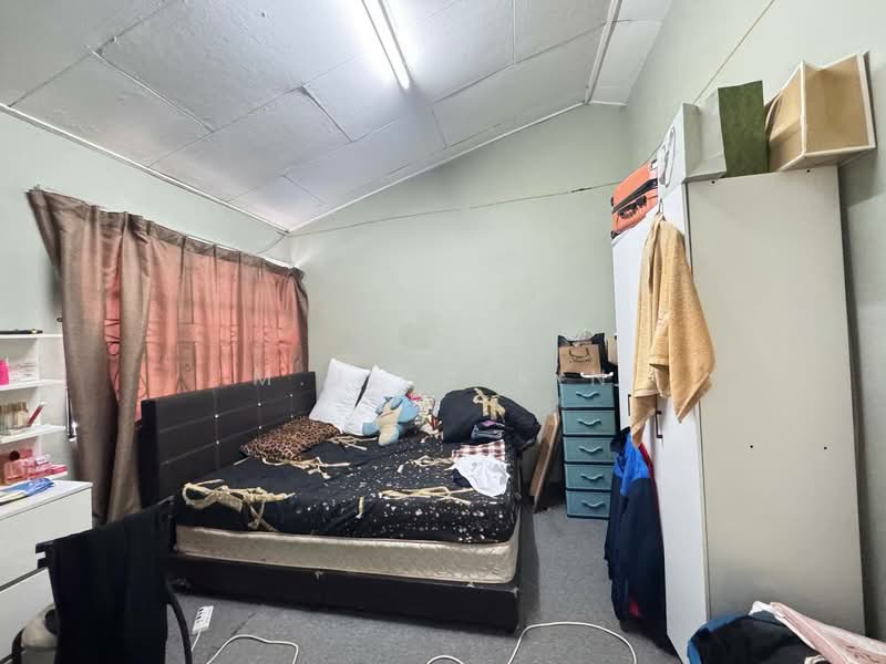 2-storey Terraced House for Sale in Ampang Jaya (Ampang) - M.J Zairin - Bedroom - PropertyGuru.com.my
