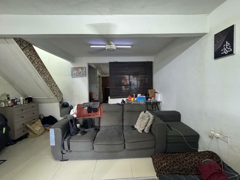 2-storey Terraced House for Sale in Ampang Jaya (Ampang) - M.J Zairin - Living Room - PropertyGuru.com.my