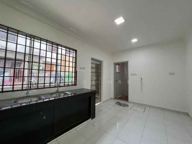 2-storey Terraced House for Rent in Taman Megah Ria (Masai) - Chloe Mak - Kitchen - PropertyGuru.com.my