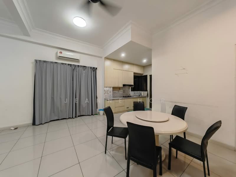Townhouse for Rent in Puchong (Selangor) - Jeanne Hor - Dining Room - PropertyGuru.com.my