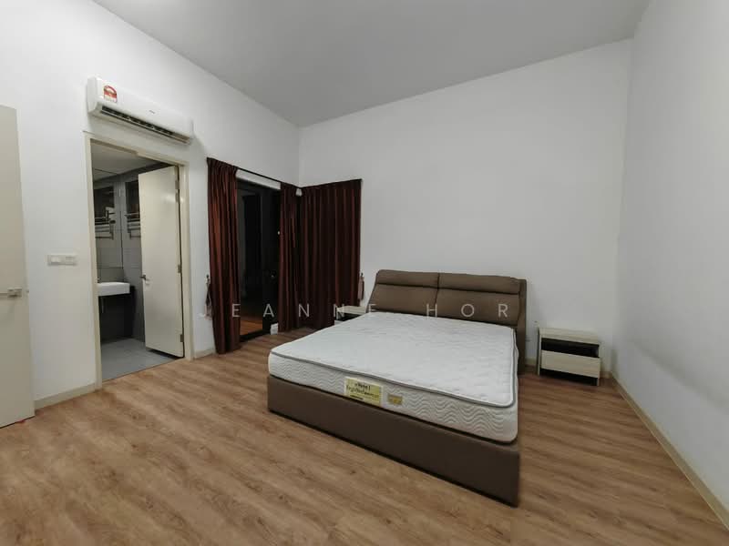 Townhouse for Rent in Puchong (Selangor) - Jeanne Hor - Master bedroom 3 - PropertyGuru.com.my