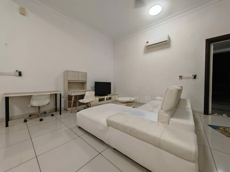 Townhouse for Rent in Puchong (Selangor) - Jeanne Hor - Living Room - PropertyGuru.com.my