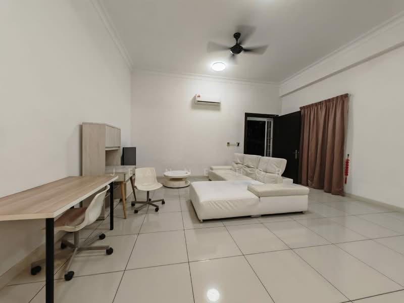 Townhouse for Rent in Puchong (Selangor) - Jeanne Hor - Living Room - PropertyGuru.com.my
