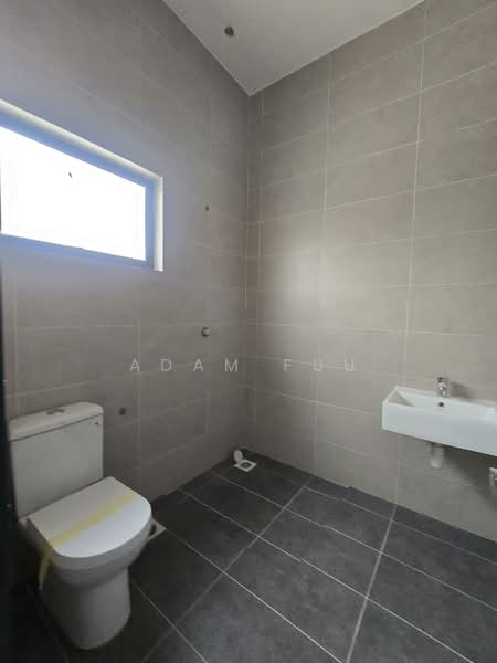 3-storey Terraced House for Sale in Seksyen U10 (Shah Alam) - Adam Fuu - Bathroom - PropertyGuru.com.my