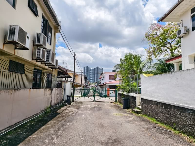 2-storey Terraced House for Sale in Taman Molek (Johor Bahru) - Alanis Lee - Exterior - PropertyGuru.com.my