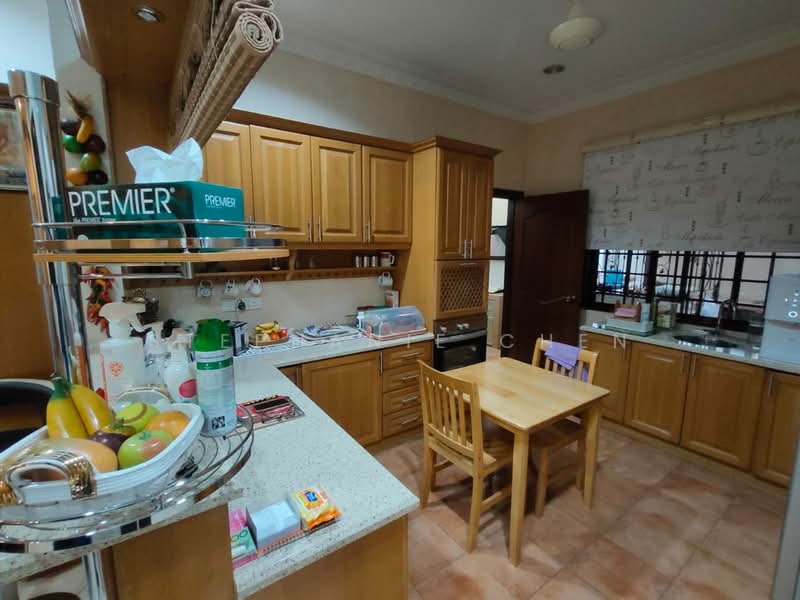 Bungalow for Sale in Kampung Tunku (Petaling Jaya) - Stephanie Chen - Kitchen - PropertyGuru.com.my