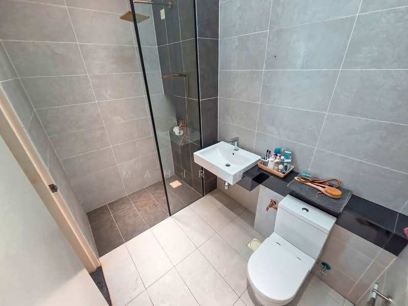 Rumah Teres 2 Tingkat untuk Dijual di Eco Majestic (Semenyih) - Mahirah . - Bathroom - PropertyGuru.com.my