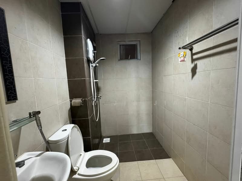 Servis Apartment untuk Disewa di Pangsapuri Tanah Emas (Golden Sands) - Chew Jia Jia - Bathroom - PropertyGuru.com.my