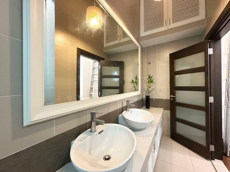 Bungalow for Sale in Subang Heights (Subang Jaya) - Johnson See - Bathroom - PropertyGuru.com.my