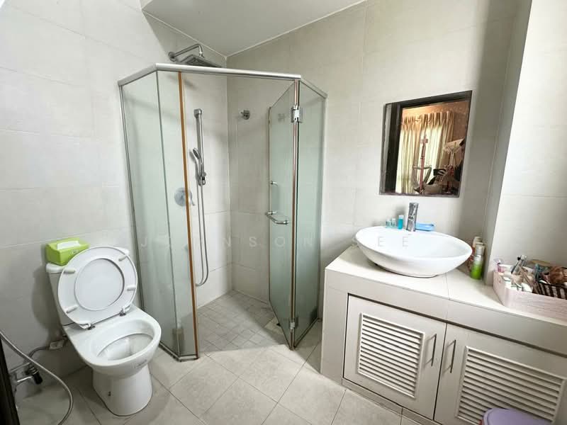 Bungalow for Sale in Subang Heights (Subang Jaya) - Johnson See - Bathroom - PropertyGuru.com.my