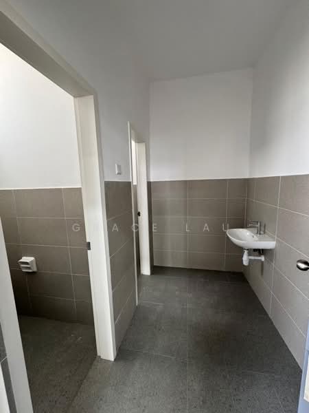 Factory for Rent in Eco Business Park 1 (Johor Bahru) - Grace Lau - Bathroom - PropertyGuru.com.my