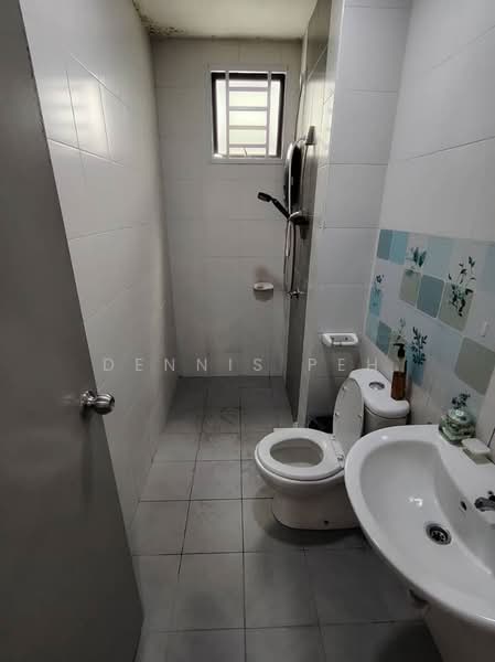 Servis Apartment untuk Dijual di Jentayu Residensi @ Tampoi - Dennis Peh - Bathroom - PropertyGuru.com.my