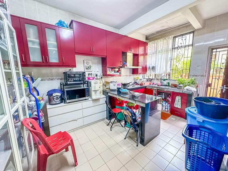 Rumah Teres 2 Tingkat untuk Dijual di Seksyen 33 (Shah Alam) - Ammeer Nadzrai - Kitchen - PropertyGuru.com.my