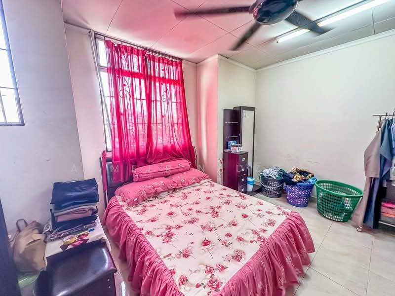Rumah Teres 2 Tingkat untuk Dijual di Seksyen 33 (Shah Alam) - Ammeer Nadzrai - Bedroom - PropertyGuru.com.my
