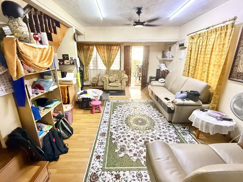 Rumah Teres 3 Tingkat untuk Dijual di Taman Bukit Teratai (Ampang) - M.J Zairin - Living Room - PropertyGuru.com.my