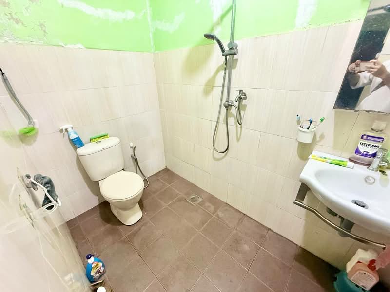 Rumah Teres 3 Tingkat untuk Dijual di Taman Bukit Teratai (Ampang) - M.J Zairin - Bathroom - PropertyGuru.com.my