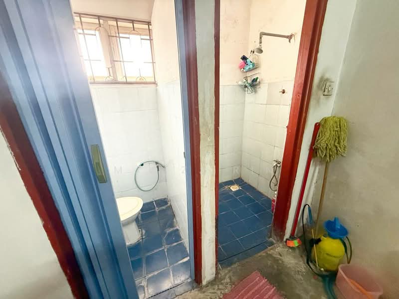 Rumah Teres 3 Tingkat untuk Dijual di Taman Bukit Teratai (Ampang) - M.J Zairin - Bathroom - PropertyGuru.com.my