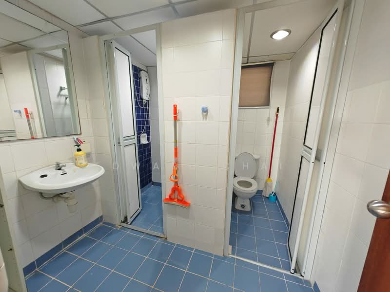 Kondominium untuk Dijual di Perdana Exclusive - Edward Chai - Bathroom - PropertyGuru.com.my