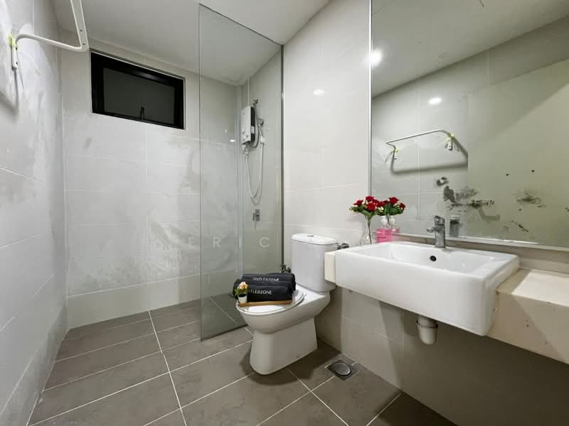 Service Residence for Sale at Southkey Mosaic - Eric Lee - Bathroom - PropertyGuru.com.my