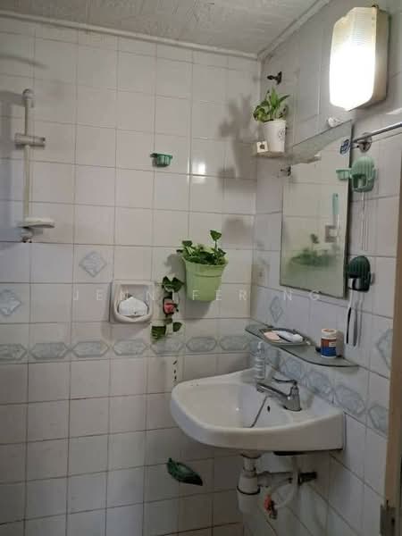 Pangsapuri untuk Disewa di Subang Perdana Goodyear Court 7 - Jennifer Ng - Bathroom - PropertyGuru.com.my