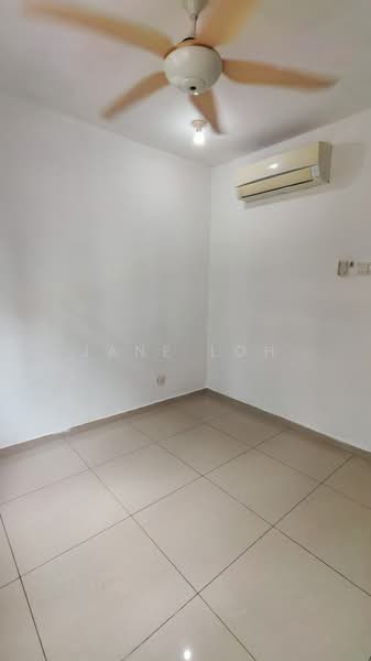 Kondominium untuk Dijual di Fairway Suites - Jane Loh - Bedroom - PropertyGuru.com.my