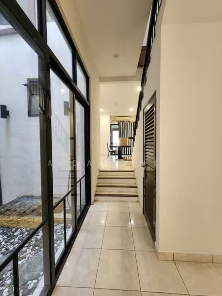 Rumah Teres 2 Tingkat untuk Dijual di Bukit Jelutong (Shah Alam) - Aida Ramli - Corridor - PropertyGuru.com.my