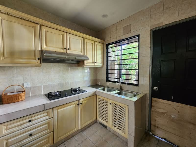 Rumah Teres 2 Tingkat untuk Dijual di Bukit Jelutong (Shah Alam) - Aida Ramli - Kitchen - PropertyGuru.com.my