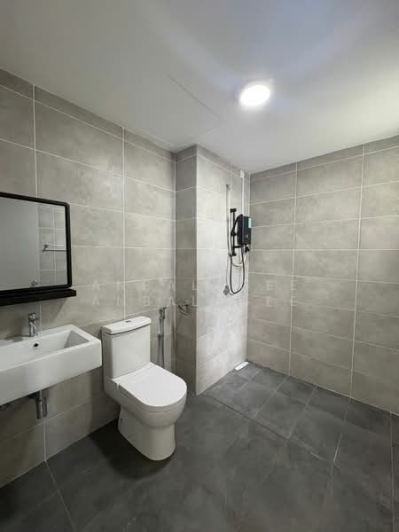 Servis Apartment untuk Dijual di Serviced Residence @ The Louvre @ Country Heights - Anbalagee Anbalagee - Bathroom - PropertyGuru.com.my