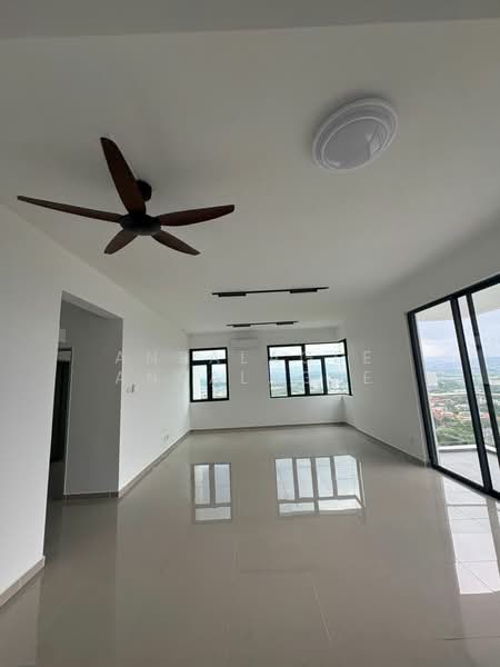 Servis Apartment untuk Dijual di Serviced Residence @ The Louvre @ Country Heights - Anbalagee Anbalagee - Living Room - PropertyGuru.com.my
