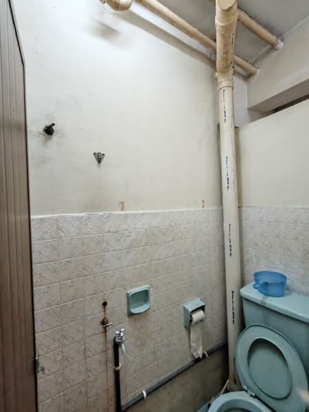Apartment for Sale at Kuchai Entrepreneurs Park Apartment - Jeno Poon - Bathroom - PropertyGuru.com.my