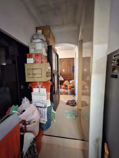 1-storey Terraced House for Sale in Taman Ungku Tun Aminah (Skudai) - Bernice Gan - Corridor - PropertyGuru.com.my