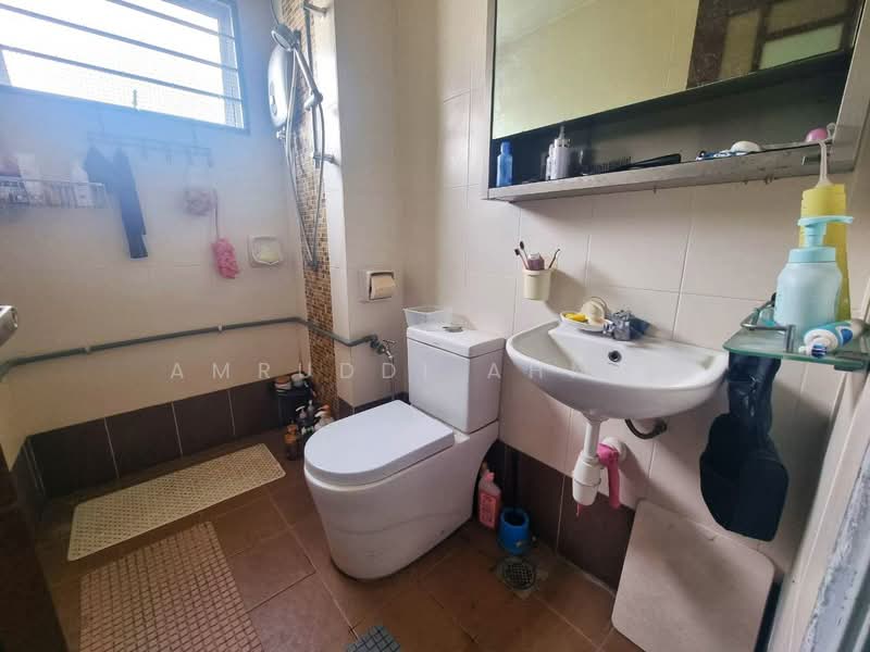 Kondominium untuk Disewa di Astana Lumayan - Amruddi Ahmad - Bathroom - PropertyGuru.com.my