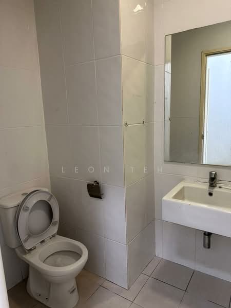 Kondominium untuk Disewa di Sri Putramas III / Royal Regent - Leon Teh - Bathroom - PropertyGuru.com.my